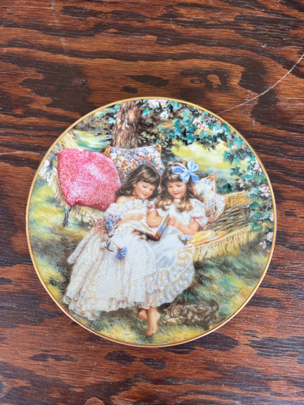 Reco "Storybook Memories" Collector Plate • Sandra Kuck • Hearts & Flowers • 5th